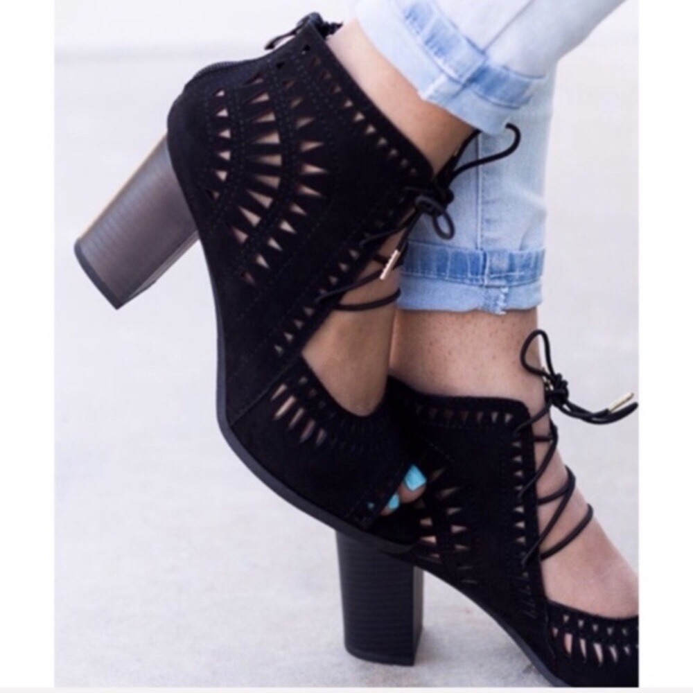 ❗️LAST: Size 7 Black Laser Cut Ankle Booties - Picture 2 of 5
